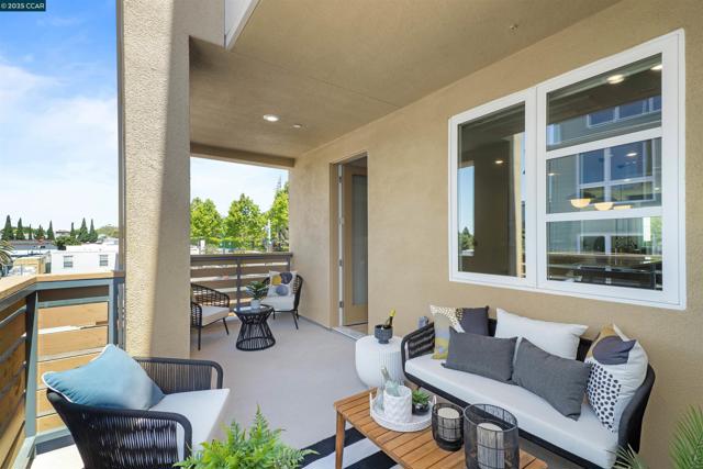 27258 Lumina Ct, Hayward CA: https://media.crmls.org/mediaz/fe199e43-e30f-4ebf-8d25-cdeacd210ca1.jpg