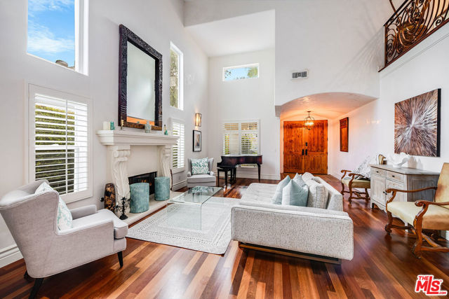 4520 TYRONE Avenue, Sherman Oaks CA: https://media.crmls.org/mediaz/fe1a3e9b-f5ca-4bab-ab17-745abbd53aac.jpg