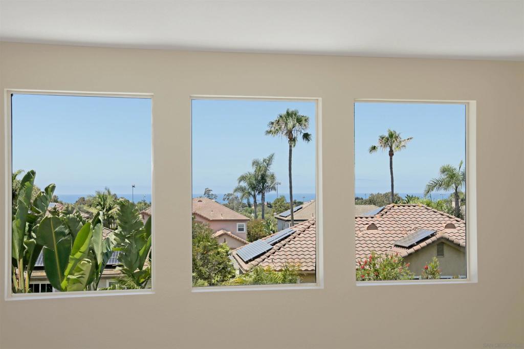 MLS #250032251SD img 17