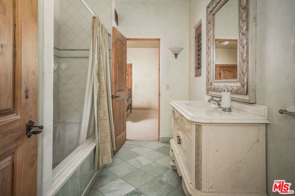 MLS #25615941 image #18