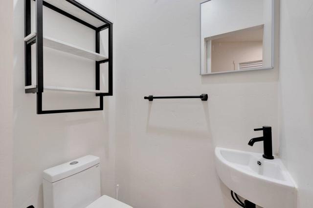 26785 Crestview Drive, Idyllwild CA: https://media.crmls.org/mediaz/fe1b4436-353a-4b43-af32-1a05355d8718.jpg