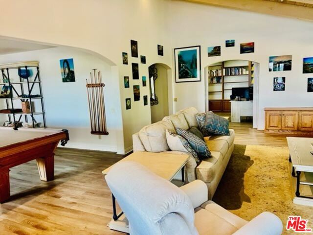 3044 Camino Cielo, Fallbrook CA: https://media.crmls.org/mediaz/fe1c0d9f-9683-442b-8e32-1b2b711ae01b.jpg