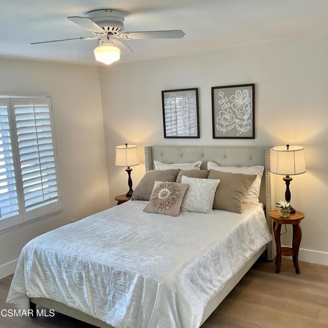 2455 Castlemont Court, Simi Valley CA: https://media.crmls.org/mediaz/fe1c6dc9-e309-4059-98f8-8d9b7cf60619.jpg