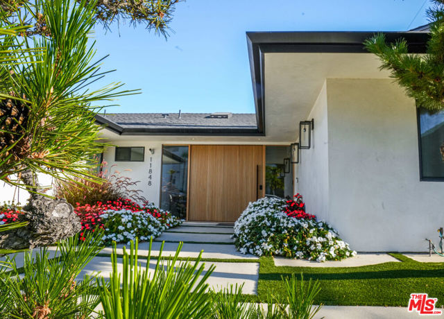 11848 Bel Terrace, Los Angeles CA: https://media.crmls.org/mediaz/fe1c8a53-f212-4d1b-9c26-753d0c1f37d3.jpg