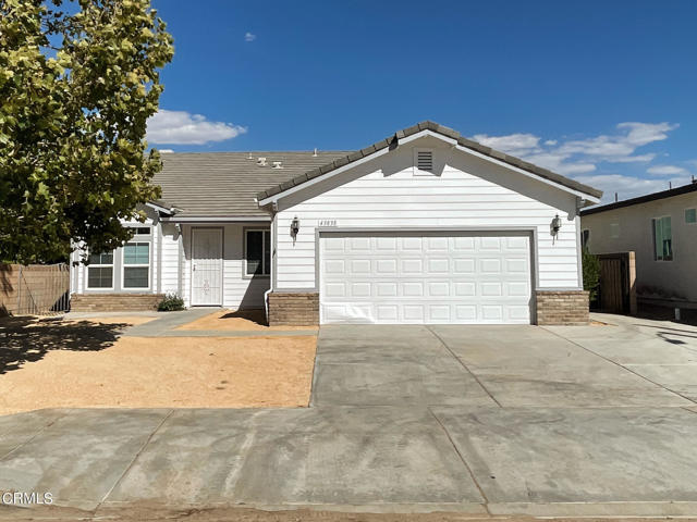 Detail Gallery Image 1 of 1 For 43838 37th St, Lancaster,  CA 93536 - 5 Beds | 2/1 Baths