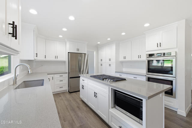 6945 Via Alba, Camarillo CA: https://media.crmls.org/mediaz/fe1cc625-1a10-4243-b0c7-911c2dae2eea.jpg