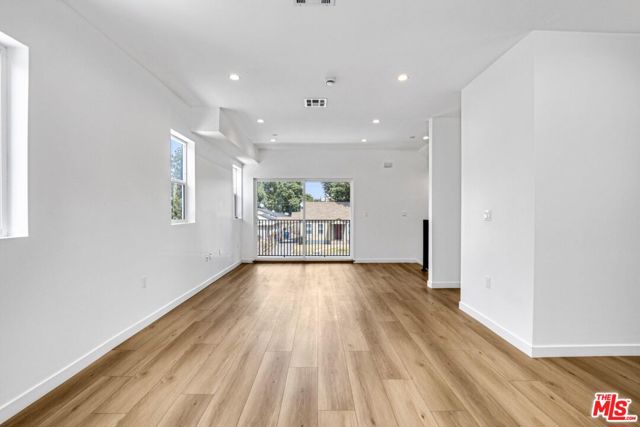 10828 Hesby Street, North Hollywood CA: https://media.crmls.org/mediaz/fe1d5158-242e-44d7-ae04-deba09f4afba.jpg
