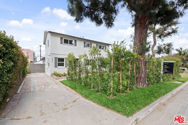 3908 Bentley Avenue, Culver City CA: https://media.crmls.org/mediaz/fe1da593-a288-47b6-bacd-54914d37ece6.jpg