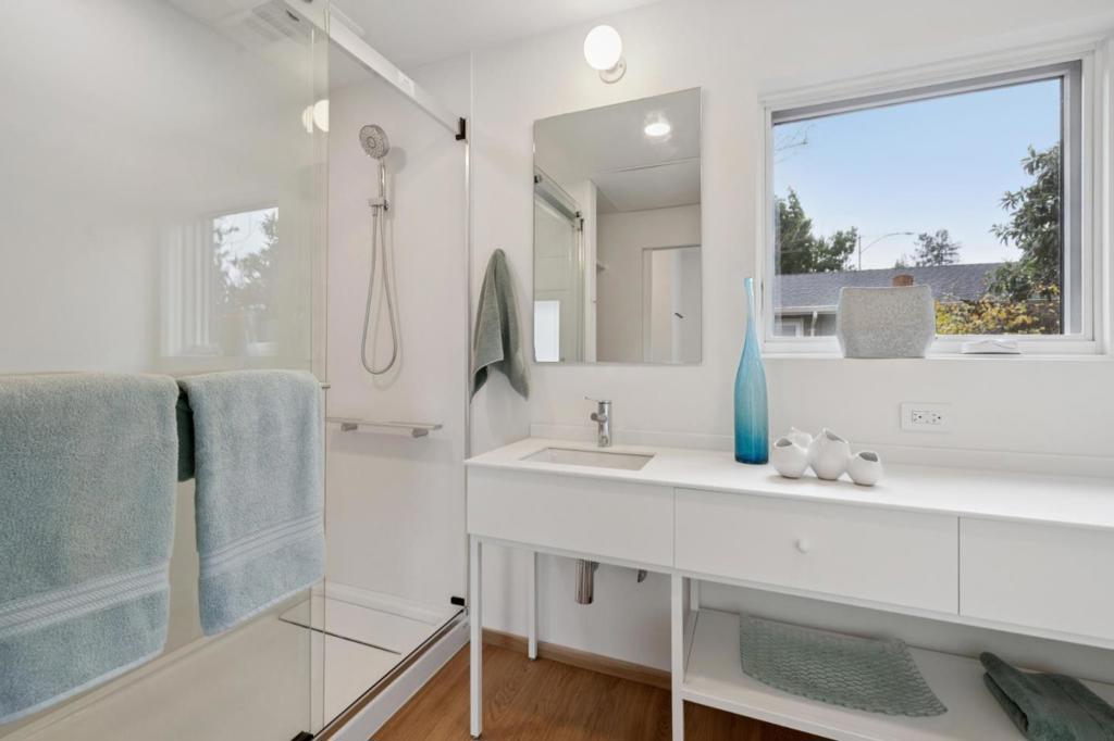 https://media.crmls.org/mediaz/fe1ef33a-08f1-4328-bb97-125d9c9c34c5.jpg?preset=X-Large