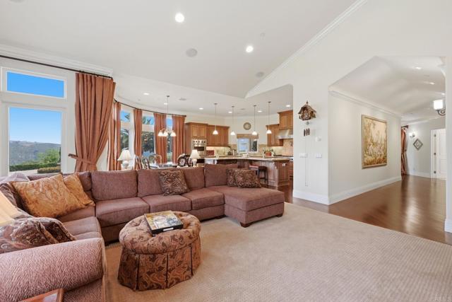 Detail Gallery Image 18 of 74 For 3611 Monserate Hill Ct, Fallbrook,  CA 92028 - 4 Beds | 4/1 Baths