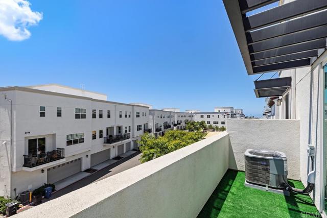 2040 Mindoro Lane, Chula Vista CA: https://media.crmls.org/mediaz/fe1f8a1b-6701-403b-ab39-46db6b4945ce.jpg