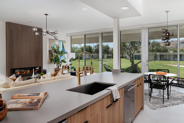 172 Desert Lakes Drive, Palm Springs CA: https://media.crmls.org/mediaz/fe1f9713-6e8e-45b7-b086-53e44c00e8db.jpg