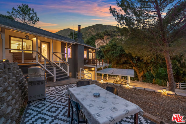 17832 Little Tujunga Canyon Road, Santa Clarita CA: https://media.crmls.org/mediaz/fe1faefa-13c7-4303-aa57-1ac0a6e0aaa5.jpg