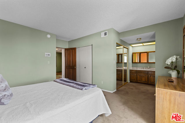 4731 La Villa Marina, Marina del Rey CA: https://media.crmls.org/mediaz/fe1fc163-1fae-44fe-99d6-9ff3300f1df1.jpg