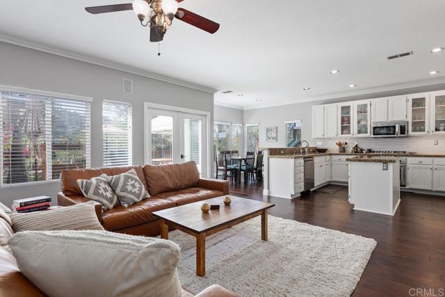 2119 SAND CREST Way, San Marcos CA: https://media.crmls.org/mediaz/fe201794-a0fc-4c9d-b697-f407bb7708ce.jpg