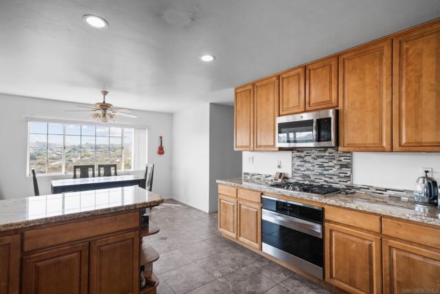 9784 Mizpah Spur, Descanso CA: https://media.crmls.org/mediaz/fe201870-4aec-48da-b3af-28264bb382a9.jpg