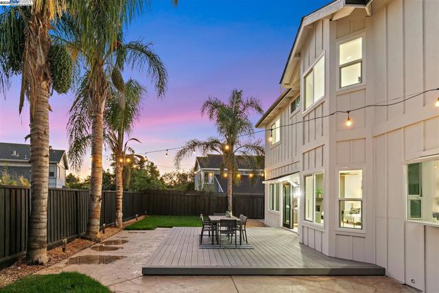 3198 Vintage Crest Dr, San Jose CA: https://media.crmls.org/mediaz/fe202300-4917-4e90-a7e3-cb11174c91a3.jpg