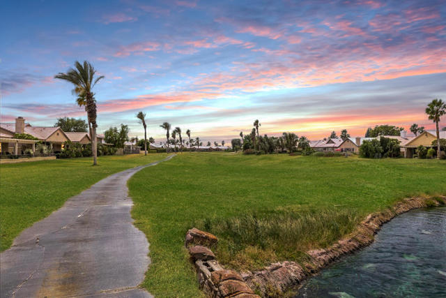 49645 Redford Way, Indio CA: https://media.crmls.org/mediaz/fe2046bc-9035-4629-acaf-bacf6e71d823.jpg
