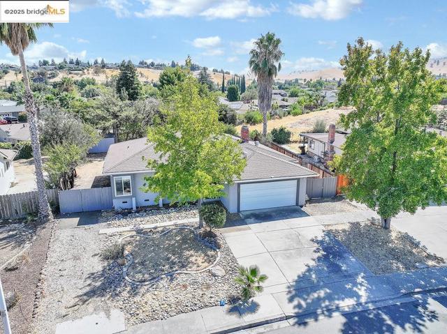 1205 Putnam Street, Antioch CA: https://media.crmls.org/mediaz/fe2063eb-436b-4ea8-9f96-9d9249c8f878.jpg