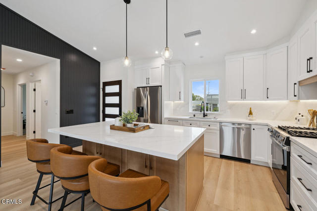 2711 2715 Dawson Avenue, Ventura CA: https://media.crmls.org/mediaz/fe2079dc-dc71-4ceb-b957-5ce8c3d721a9.jpg