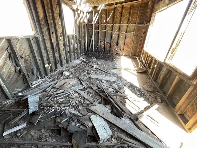 216 Jesse Road, Landers CA: https://media.crmls.org/mediaz/fe2148d0-0932-48b2-8047-c20540665fb4.jpg