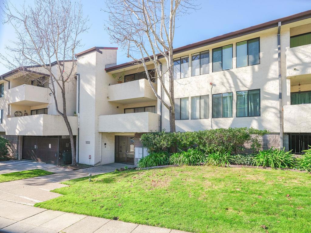3222 Glendora #105