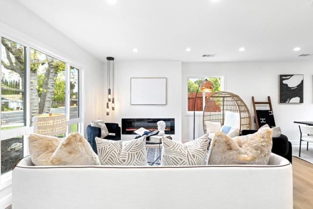 5540 Michigan Boulevard, Concord CA: https://media.crmls.org/mediaz/fe22a0e4-3843-4f95-8596-435f4c1610c7.jpg