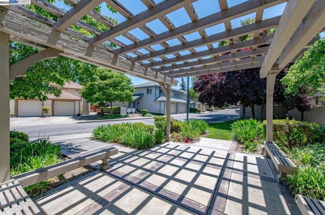 243 Rachael Pl, Pleasanton CA: https://media.crmls.org/mediaz/fe23e5a8-8271-4ce4-af16-56358aa7ccfa.jpg