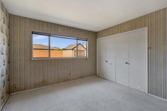 8838 La Jolla Scenic Dr N, La Jolla CA: https://media.crmls.org/mediaz/fe247d19-6b15-40d4-a479-7c6b2db774c2.jpg