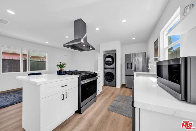 9611 S Vermont Avenue, Los Angeles CA: https://media.crmls.org/mediaz/fe250538-6b16-40d3-849a-8441fc2509bd.jpg