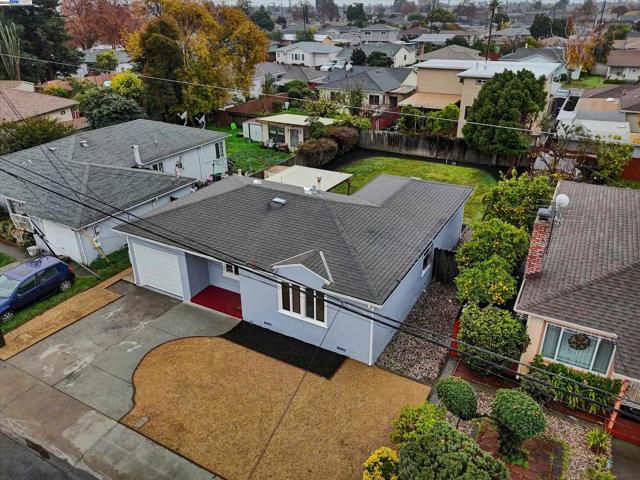 15377 Churchill St, San Leandro CA: https://media.crmls.org/mediaz/fe25d366-274a-476b-939d-6035440b64b2.jpg