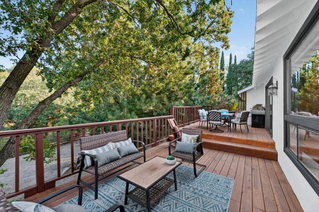 15098 Elm, Monte Sereno CA: https://media.crmls.org/mediaz/fe25d510-6b16-410a-a433-4cf7dd1181df.jpg