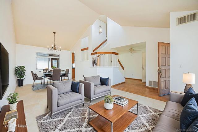 10129 E Glendon Cir, Santee CA: https://media.crmls.org/mediaz/fe25ee65-0019-46b1-8e97-9374320d61dc.jpg