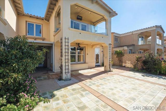 5448 Caminito Bayo, La Jolla CA: https://media.crmls.org/mediaz/fe262c47-7062-497f-80a3-9b84ee9be5d5.jpg