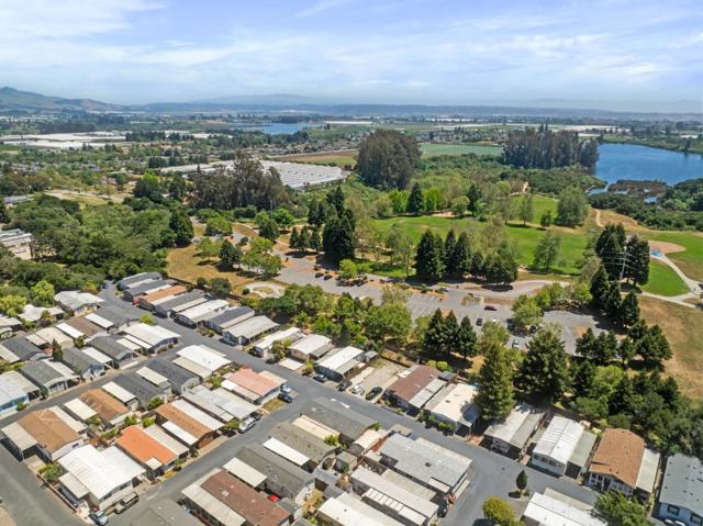 789 Green Valley Road, Watsonville CA: https://media.crmls.org/mediaz/fe265e22-075e-4450-977b-00dc7861939e.jpg