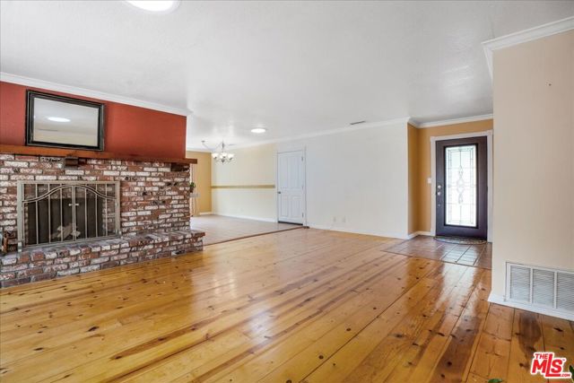 754 Fernando Street, Ojai CA: https://media.crmls.org/mediaz/fe266798-0a76-46b4-8dab-cb1792f3e735.jpg