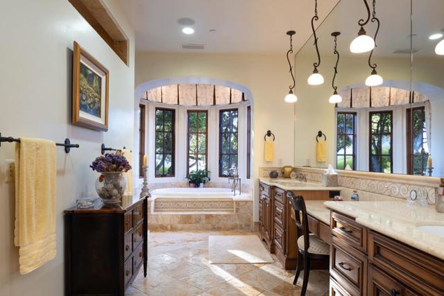 7595 Paseo Vista, Monterey CA: https://media.crmls.org/mediaz/fe278df5-e208-4d6e-b972-e48dec62ef44.jpg
