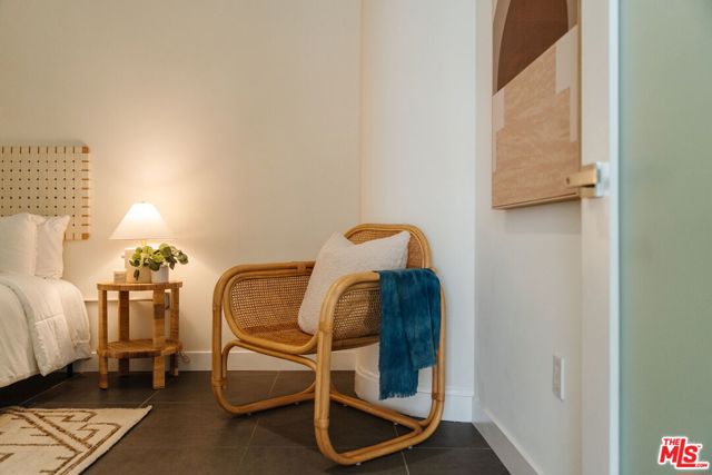 939 S Broadway, Los Angeles CA: https://media.crmls.org/mediaz/fe2877b1-9681-4efe-92a4-82fda7bc158f.jpg