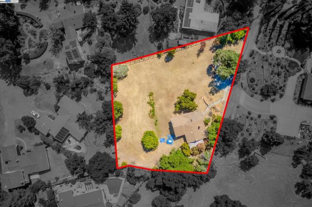 419 Las Lomas Way, Walnut Creek CA: https://media.crmls.org/mediaz/fe28ba59-b9c0-4705-af4f-e2aa9c0da664.jpg