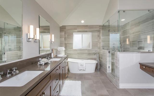 Image 18 of 29 For 48 Spinnaker Way