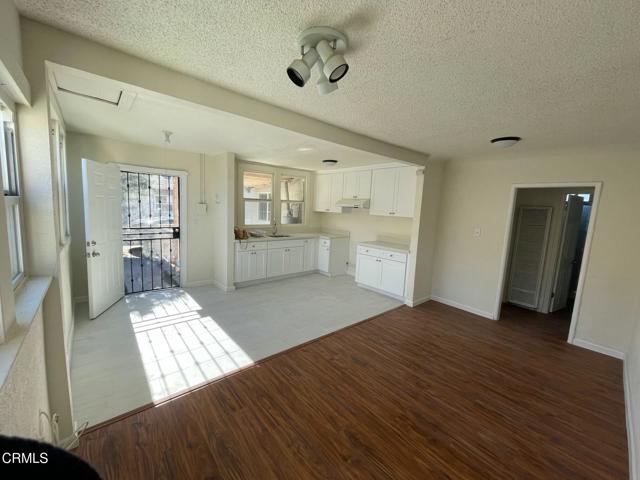 Detail Gallery Image 10 of 16 For 3320 Tenaya Ave, Lynwood,  CA 90262 - – Beds | – Baths