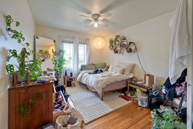 1852 Locust St, San Diego CA: https://media.crmls.org/mediaz/fe2ae41f-e750-4dc3-919a-e74319195df7.jpg