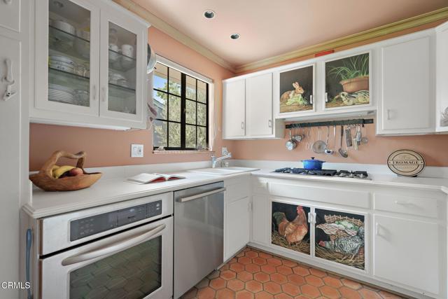 818 Huntington Garden Drive, San Marino CA: https://media.crmls.org/mediaz/fe2b862b-3db0-4052-98af-2dba40380c3b.jpg