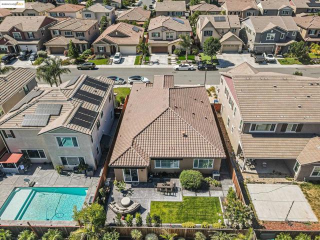 226 Wynn St, Oakley CA: https://media.crmls.org/mediaz/fe2bc0da-3619-406d-a512-c97ce7e8a6bc.jpg