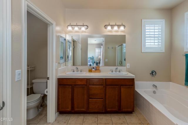 Detail Gallery Image 19 of 31 For 1927 Holt Rinehart Ave, Bakersfield,  CA 93311 - 3 Beds | 3 Baths