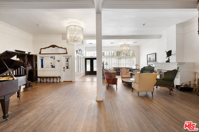362 Bell Street, Los Alamos CA: https://media.crmls.org/mediaz/fe2be75d-1f71-4629-b9a5-fc2935924f21.jpg