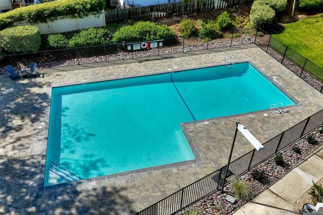 17240 Cuvee Ct, Poway CA: https://media.crmls.org/mediaz/fe2bf4b0-dd5f-4ea1-8732-b8660db30d90.jpg