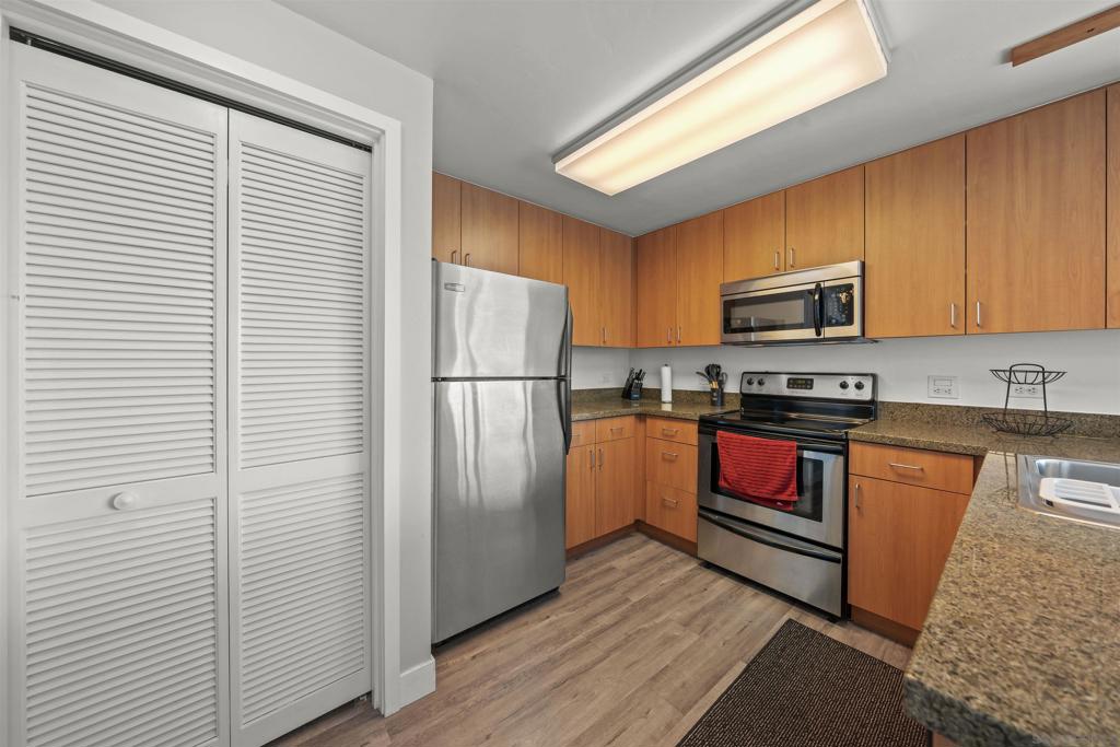 1080 Park Blvd. - photo 13