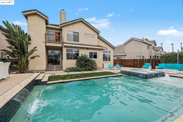 2127 Prestwick Dr, Discovery Bay CA: https://media.crmls.org/mediaz/fe2ca887-6fcf-4ada-9a82-7b23fab6f14b.jpg