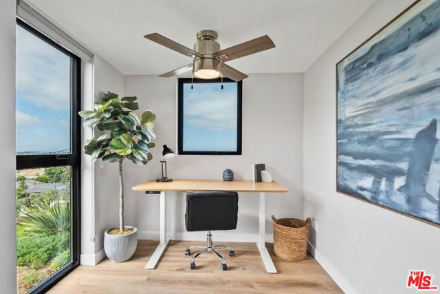 5830 Desert View Drive, La Jolla CA: https://media.crmls.org/mediaz/fe2cc4ee-95cc-484b-9f47-b09bb56f323c.jpg